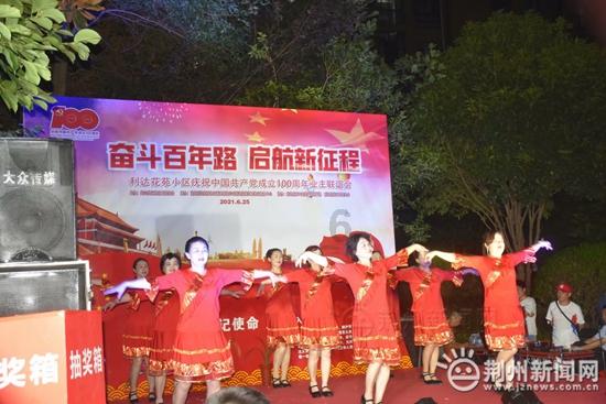 周黑鸭CEO张宇晨现身上海虹桥站:想抓住春运这波人流